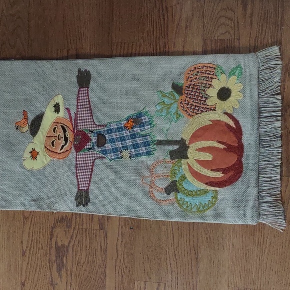 Fall table runner Embroidered Scarecrows & Pumpkins Burlap Front Lined 72"X 13" - Picture 3 of 6